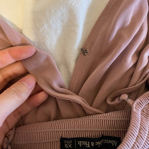Abercrombie & Fitch mauve wrap front romper/jumpsuit - Picture 4 of 4